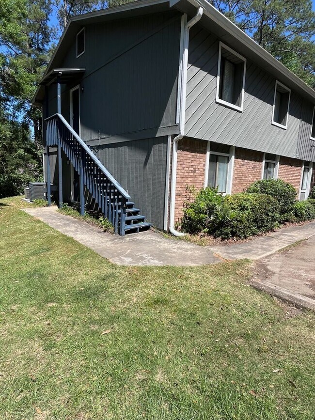 Building Photo - 3732 Donovan Dr
