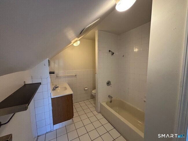 Building Photo - 358 Park Ave