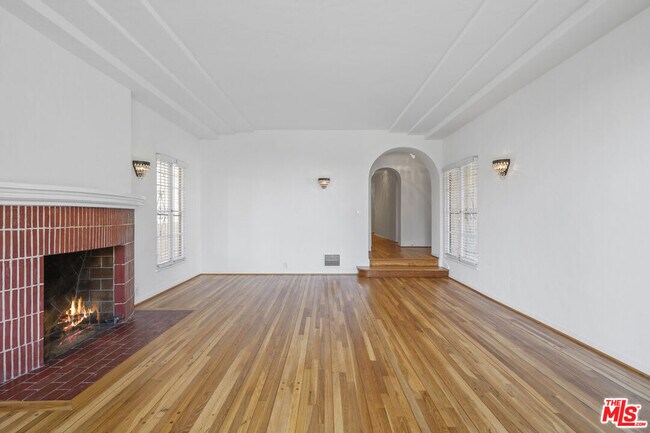 Building Photo - 1143 S Rimpau Blvd