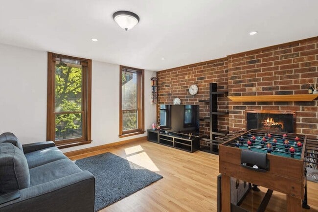 Building Photo - 2020 N Cleveland Ave