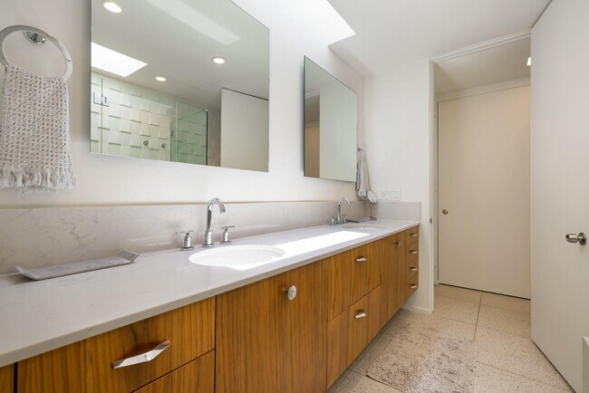 Building Photo - 72915 El Paseo