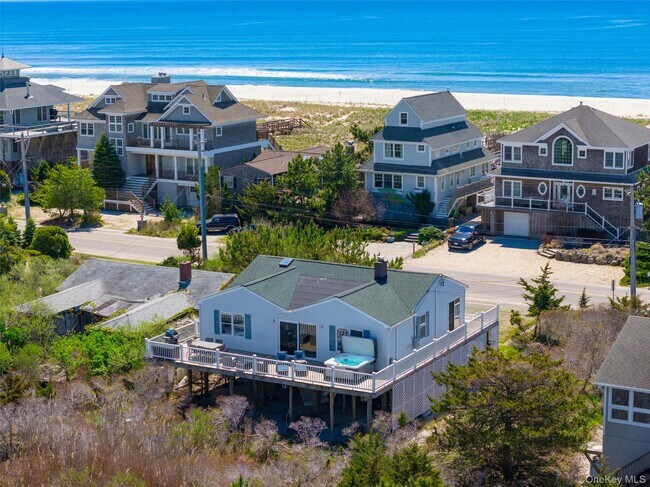 Building Photo - 898 Dune Rd