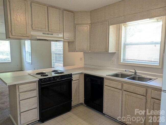 Building Photo - 108 Bogey Ln