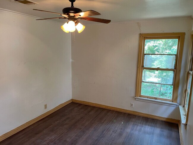 Building Photo - 3445 Penick St