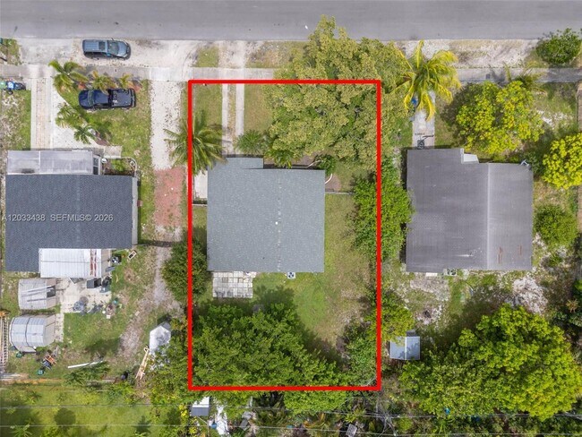 Building Photo - 401 SW 25th Ave