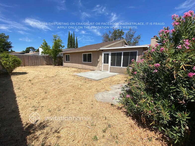 Building Photo - 2159 Greenfield Dr
