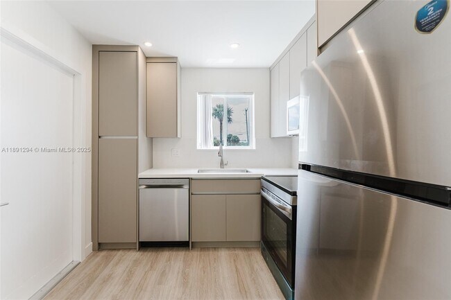 Building Photo - 400 Waterway Dr S
