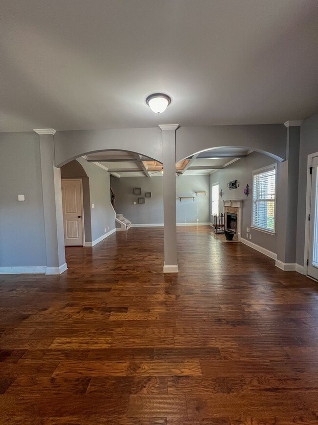 Building Photo - Short Term Leases Options! Gorgeous 5 Bedr...