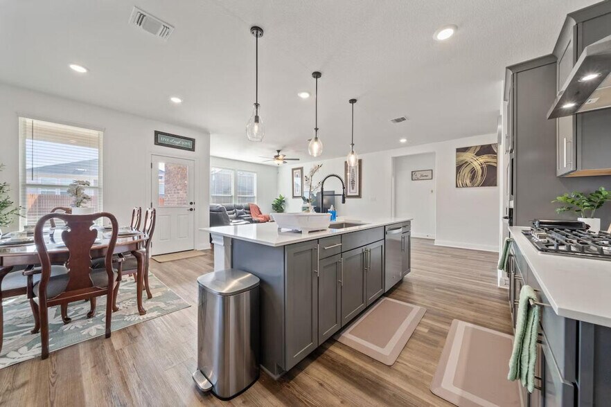 Building Photo - 12105 Bacalar Bnd