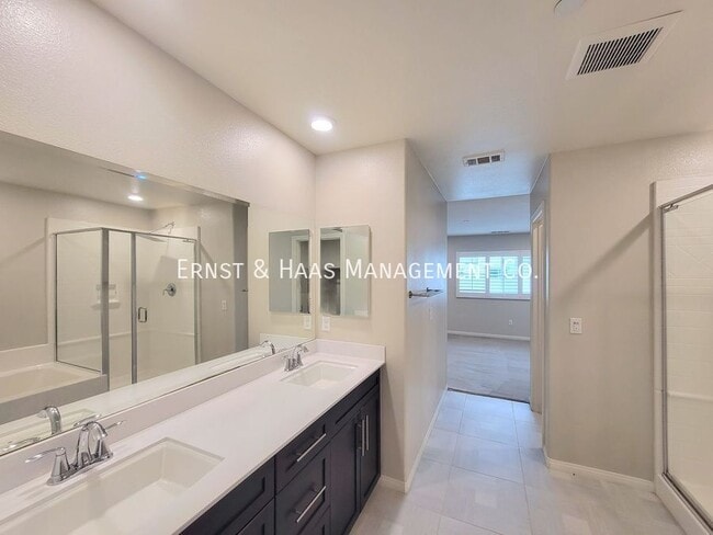 Building Photo - 14414 Strawberry Ln