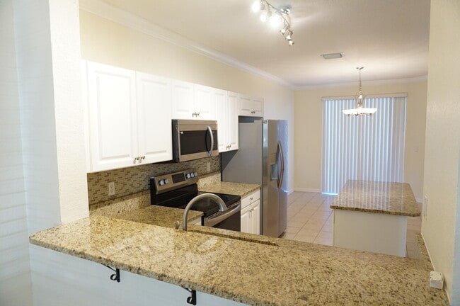 Building Photo - 3520 Oleander Terrace