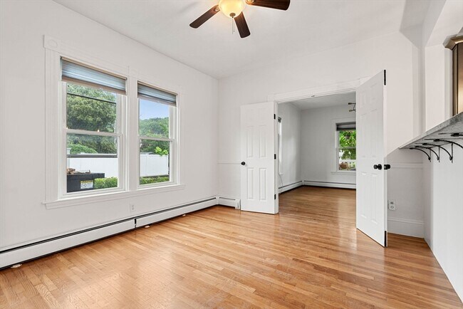 Building Photo - 37 1st St