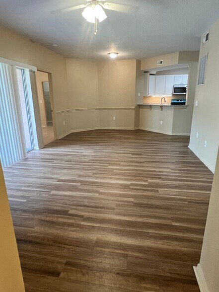 Living Hall-K - 5512 Metrowest Blvd