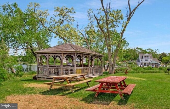 Building Photo - 1623 Chesapeake Ln