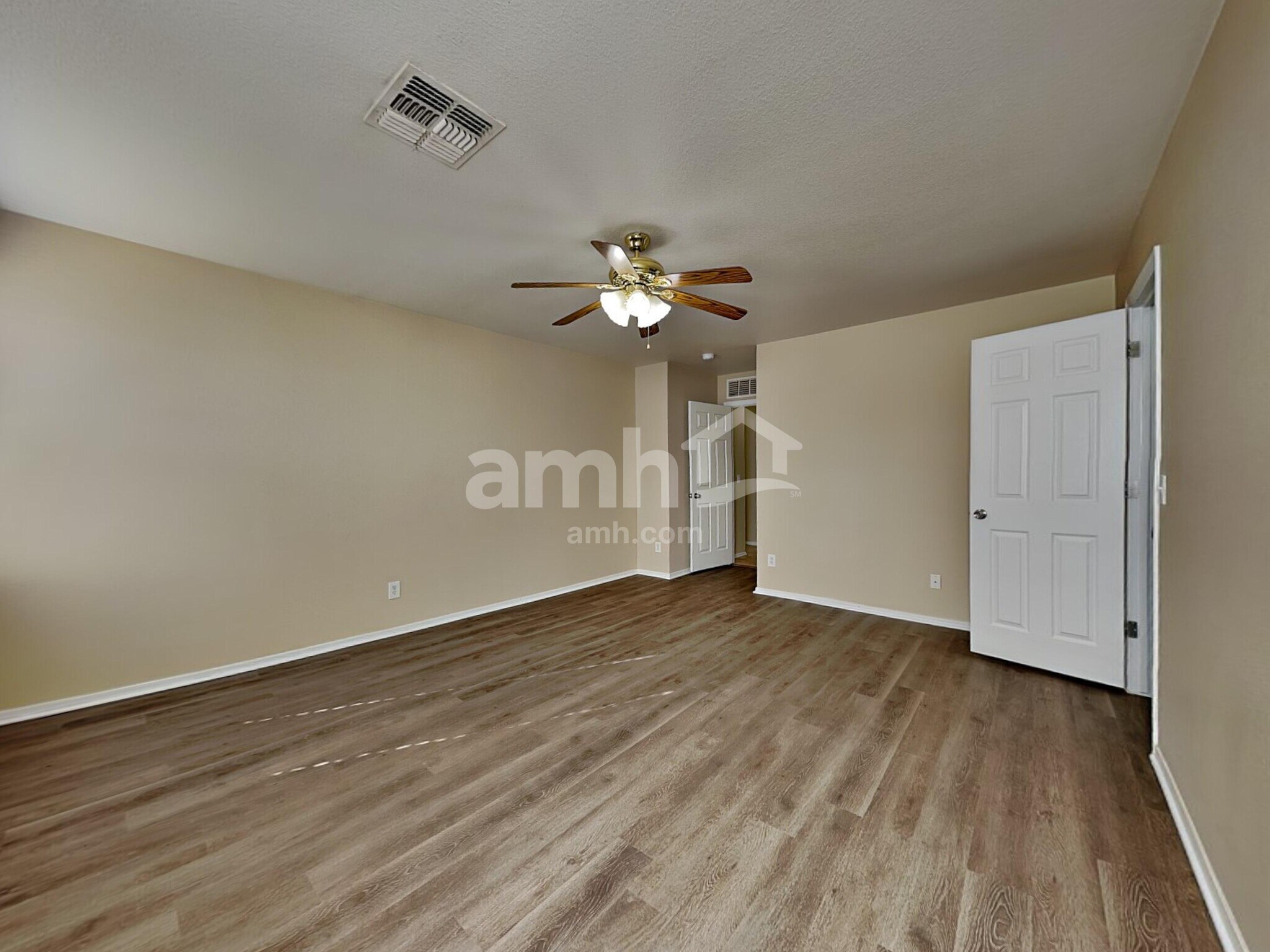 Building Photo - 15617 W Caribbean Ln