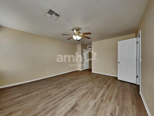 Building Photo - 15617 W Caribbean Ln