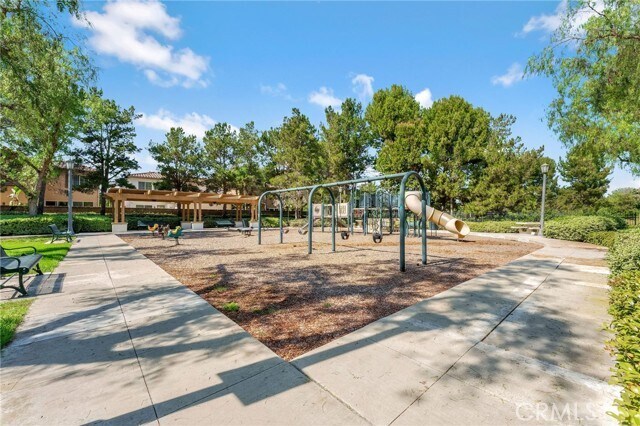 Building Photo - 304 Birch Grove