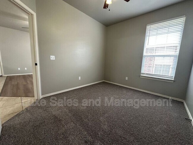 Building Photo - 1316 Garden Gate Dr