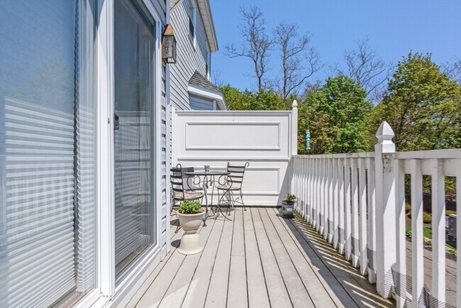 Building Photo - 109 Salem St