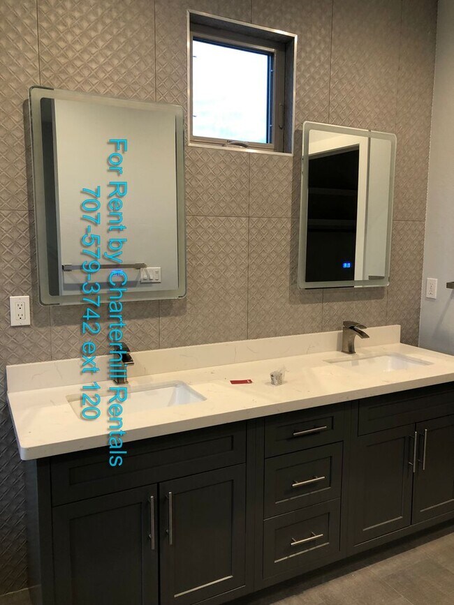 Building Photo - Beautiful, brand new, Fountaingrove home in convenient location near Keysight, Medtronic, Fountai...