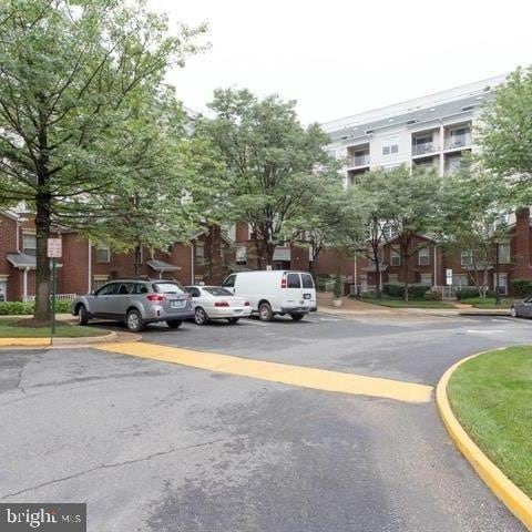 Building Photo - 1625 International Dr