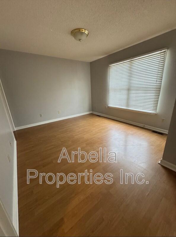 Building Photo - 1733 Blakewood Ct