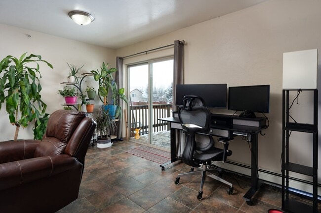 Building Photo - 3 bed 2 bath condo in Belgrade