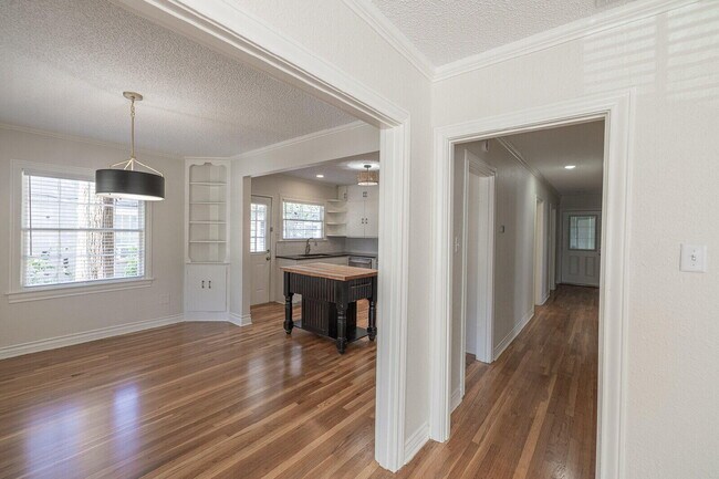 Building Photo - 2810 24th St