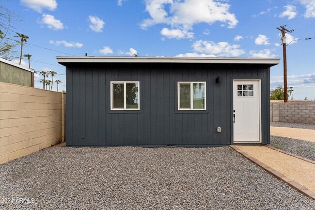 Building Photo - 1548 N Upland Cir