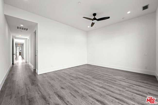 Building Photo - 1613 S Wooster St