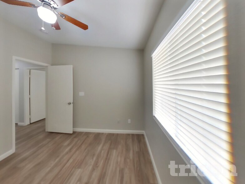 Building Photo - 5088 Jewel Canyon Dr