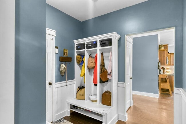 Building Photo - Spacious 4 Bedroom Home in Auburn