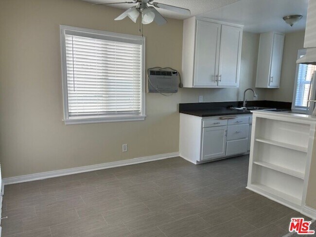 Building Photo - 1428 S Bedford St