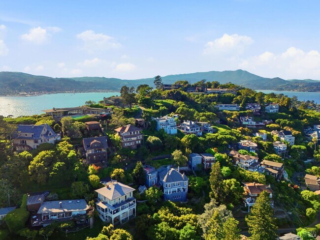 Building Photo - 172 Bella Vista Ave