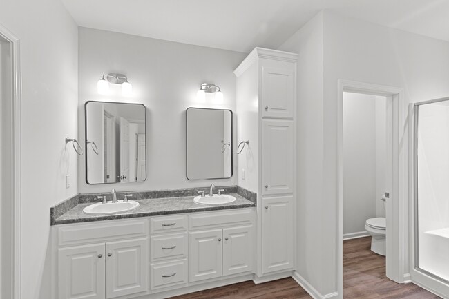 Building Photo - 600 Chapelwood Dr