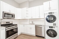 Building Photo - Top Floor Gold Coast 1 Bed Apartment