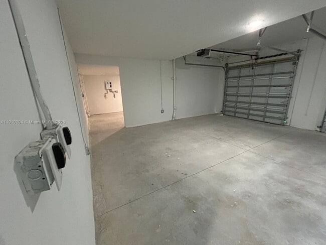 Building Photo - 14568 SW 261 St Ter