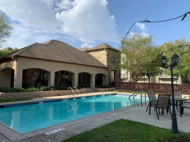 Building Photo - 9006 Harbor Hills Dr
