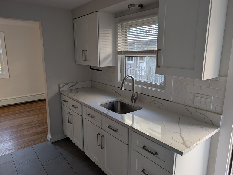 Primary Photo - 94 North St