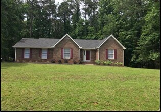 Building Photo - Updated 3BR Brick Ranch in Whitewater School District
