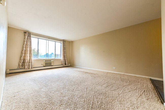 Building Photo - 1475 Rebecca Dr
