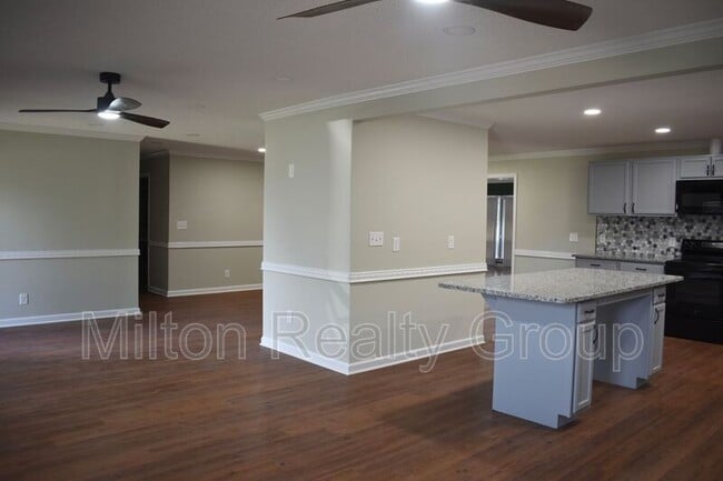 Building Photo - 1505 Fairview St