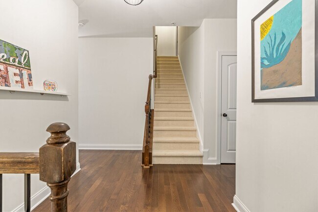 Building Photo - Convenient Carrboro Living in a Spacious 4 Bedroom Home