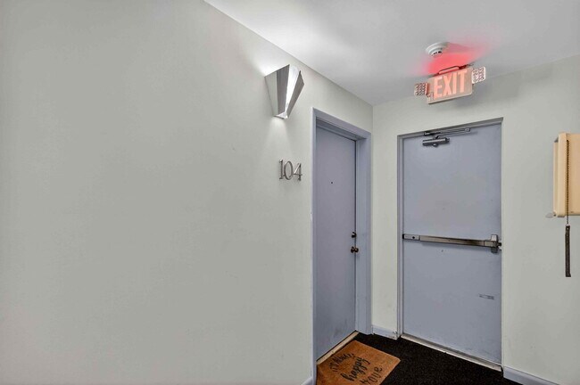Building Photo - 802 Euclid Ave