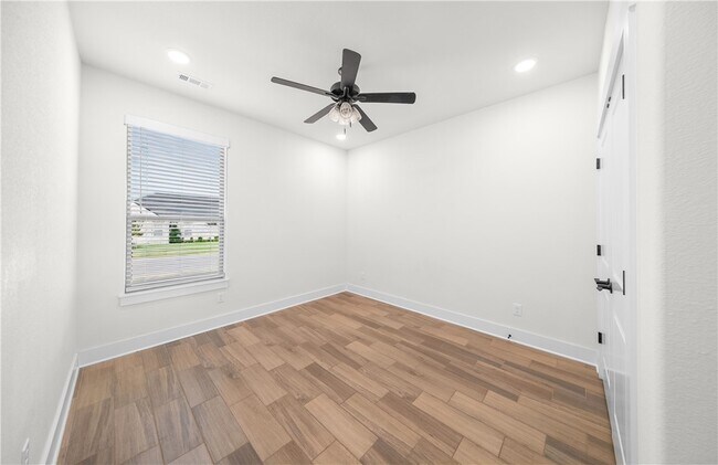 Building Photo - 2040 Myrrh Pl