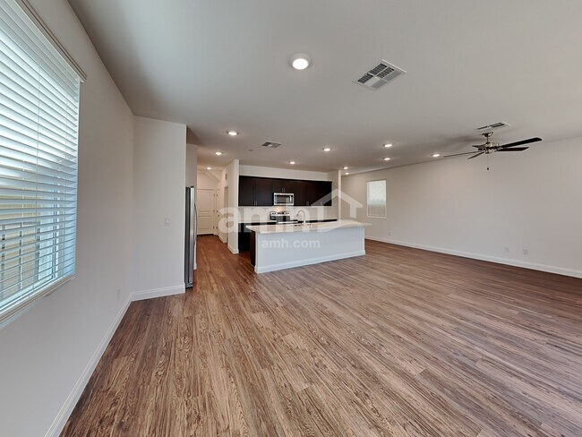 Building Photo - 3320 Blodwen St