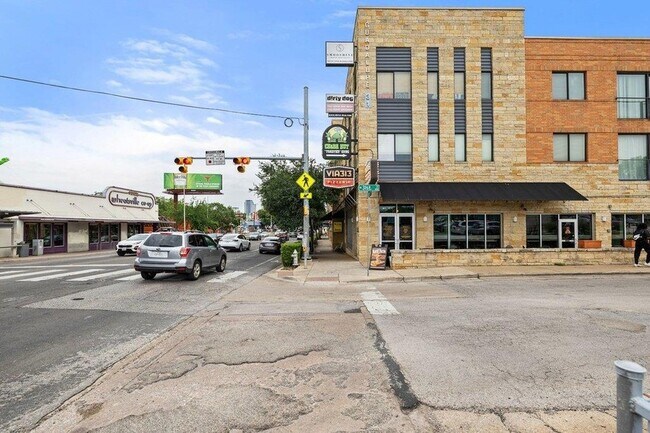 Building Photo - 3016 Guadalupe St