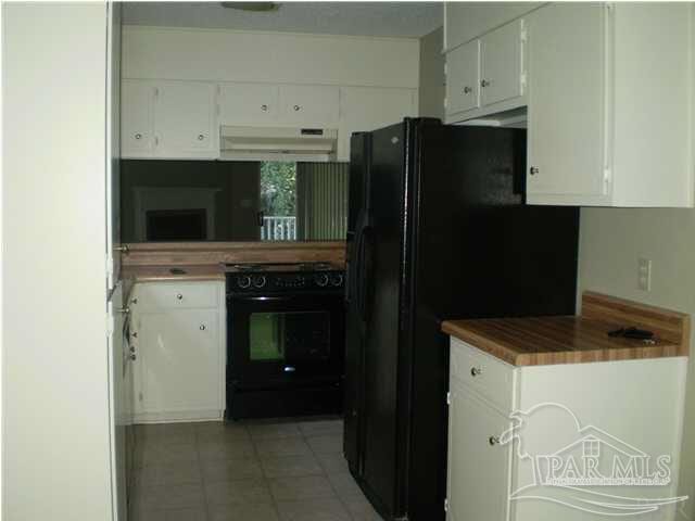 Building Photo - 1500 E Johnson Ave