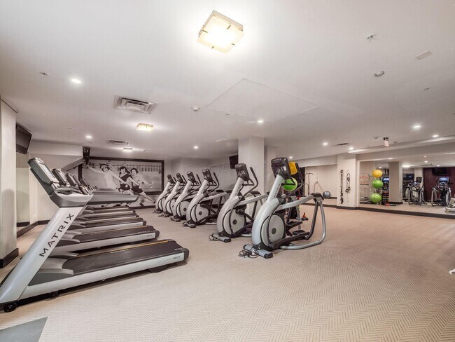 Building Photo - 51 N High St