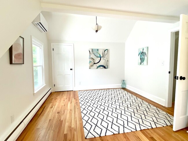 Building Photo - 31 Ziegler Ave